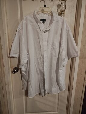 Signature White Short-Sleeve Button-Down Shirt